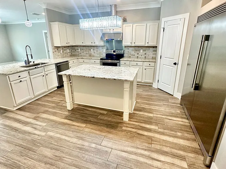 1180 French Quarter Way — Photo 24