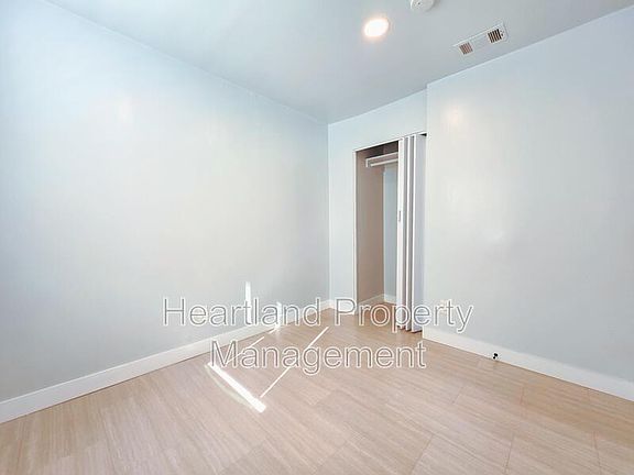 5th image of 572 El Cajon Blvd