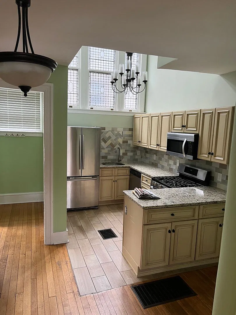 78 Oxford Street LLC — Photo 2