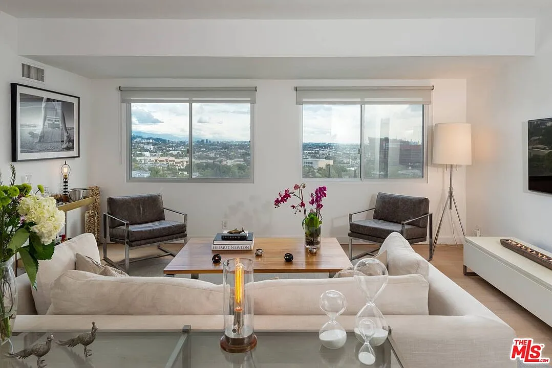 Building Photo - 838 N Doheny Dr #807