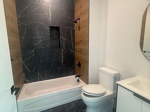 5th image of 74 Webster St #3F