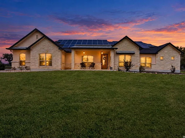 1027 County Road 367, Hondo, TX 78861