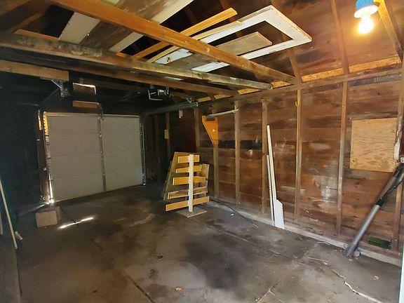 3rd image of 915 Tremont St Unit 915