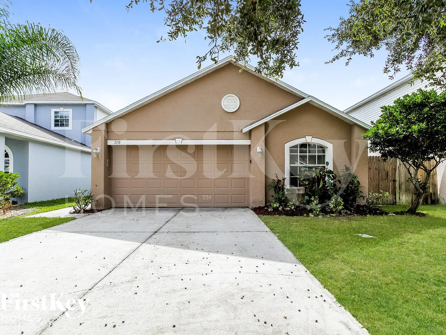 3 bed, 2.0 bath, 1303 sqft, $2,010 — Photo 1
