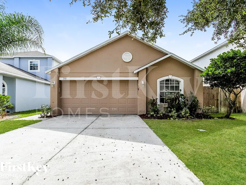 2118 Whispering Trails Blvd