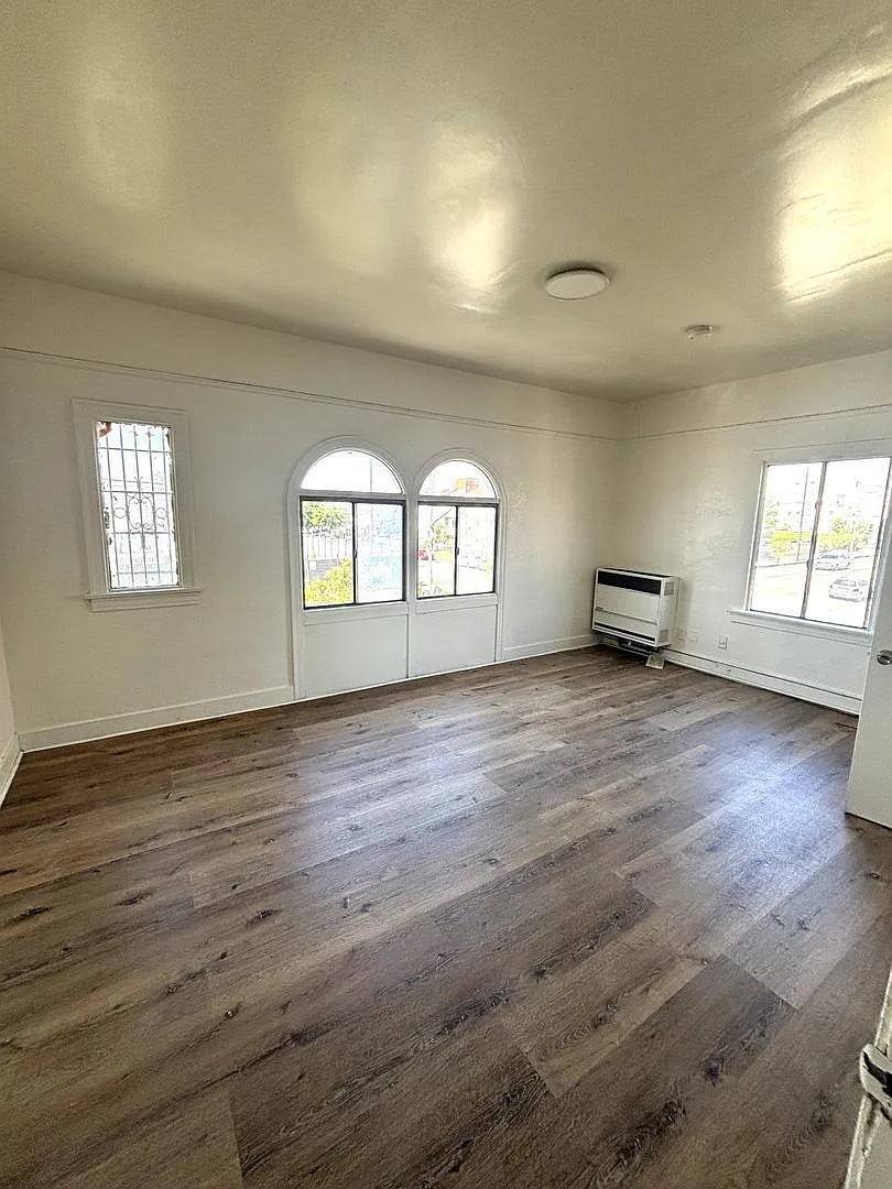2 bed, 2.0 bath, 850 sqft, $2,289 — Photo 3