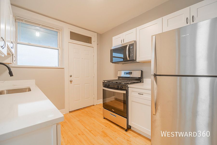 1st image of 2422 W Fargo Ave #3