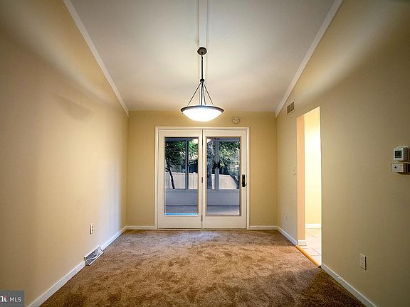 3rd image of 7917 Darien Dr