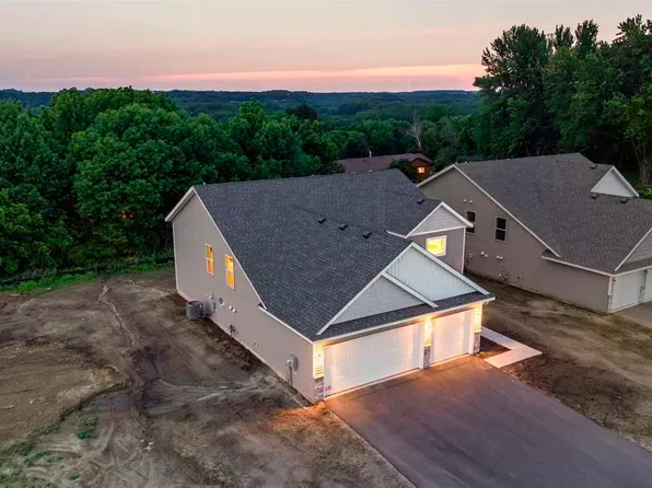 2257 Fairbanks Dr, North Mankato, MN 56003