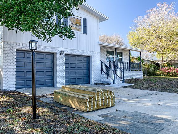 2nd image of 3660 Royal Oak Dr