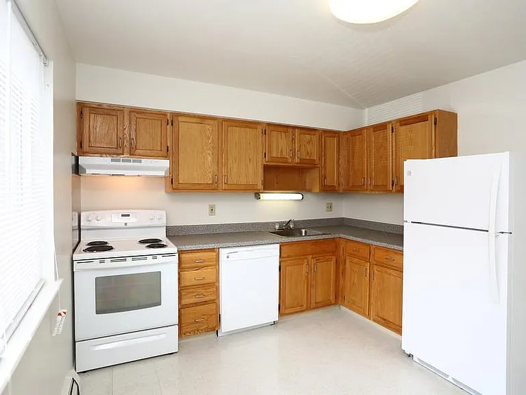 Willowcrest — Photo 1