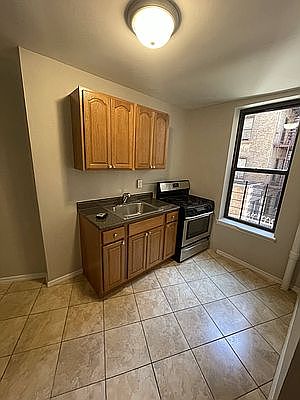 5th image of 585 E 21st St #201
