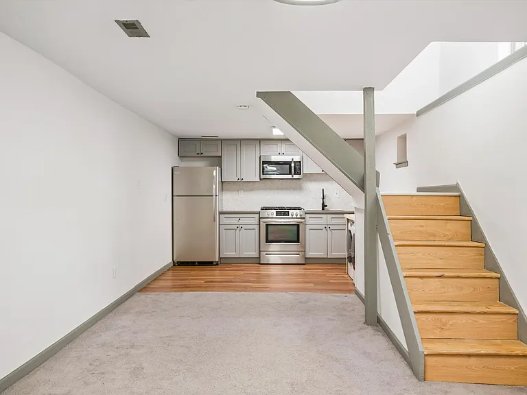2034 Mount Vernon St #11RR — Photo 8