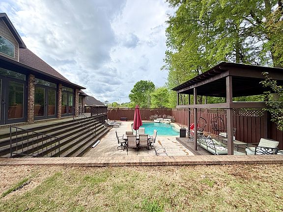 5th image of 107 Ingram Dr