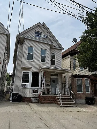 817 15th St Photo 1