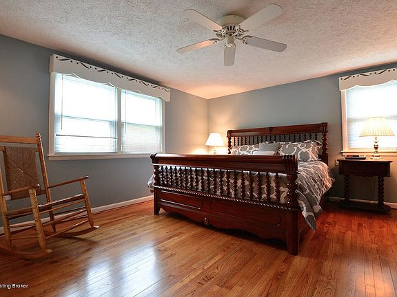 4th image of 8910 Pine Lake Dr