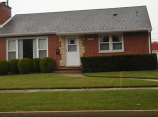 653 S Fulton Ave, Waukegan, IL 60085