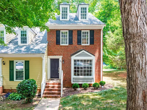 143 Hedgerow Ct, Cary, NC 27513