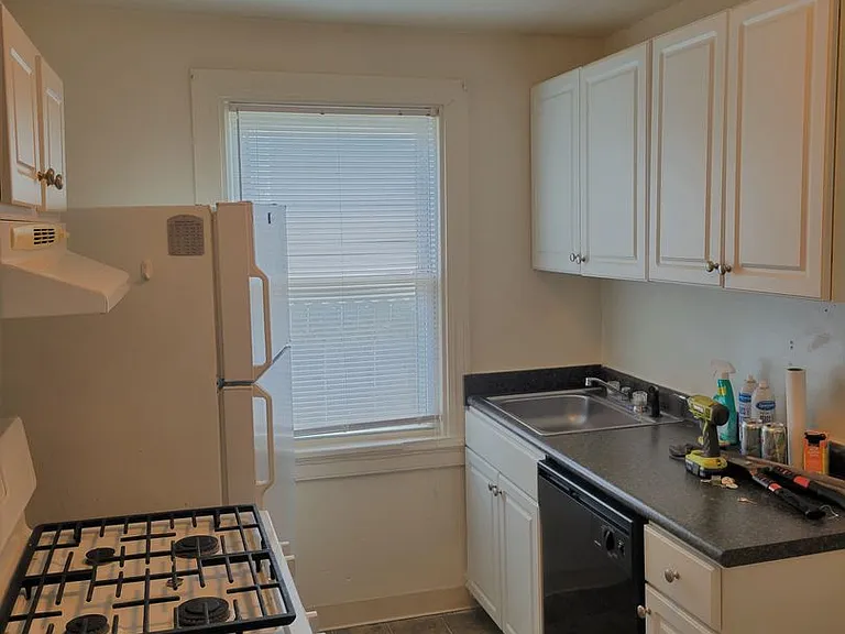 1315 Byron St — Photo 10