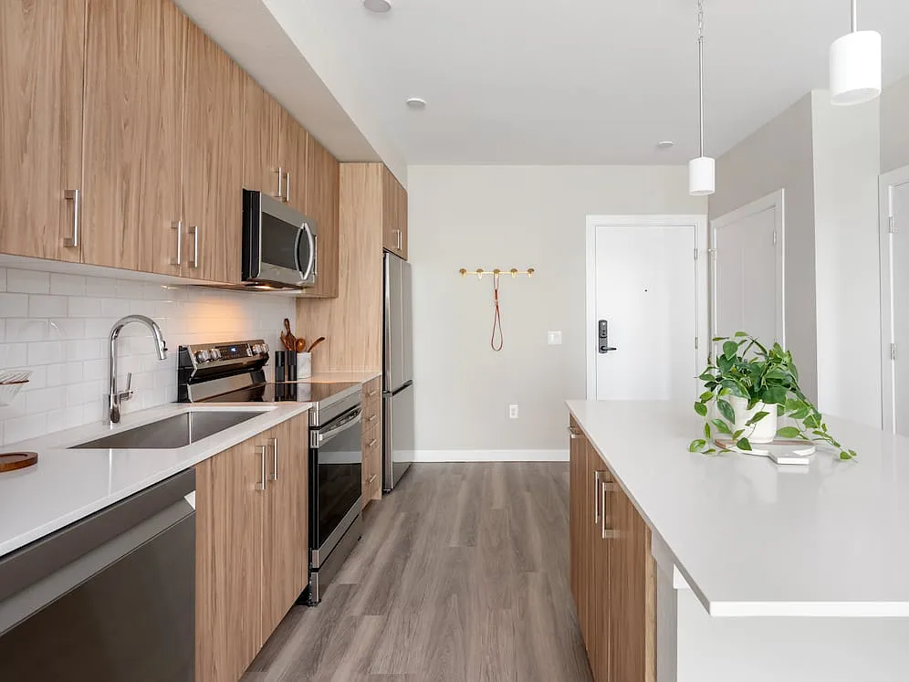 Avalon Westminster Promenade — Photo 1