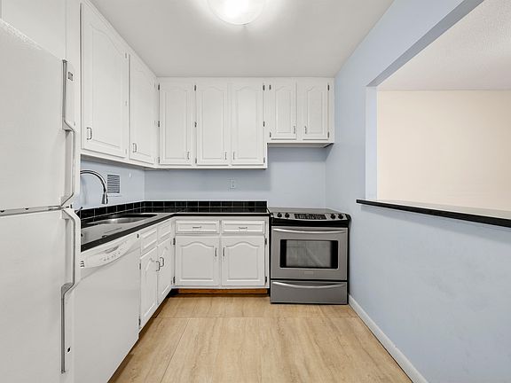 4th image of 7855 Boulevard East APT 24K