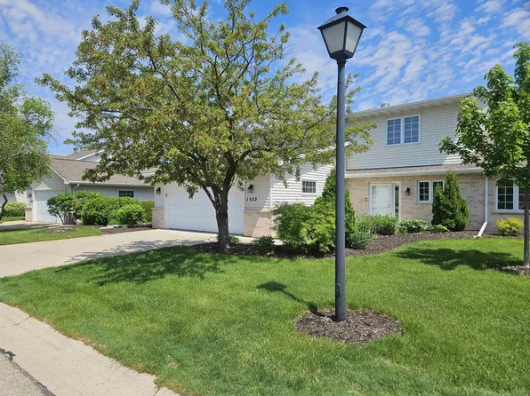 1522 River Pines Dr, Green Bay, WI 54311