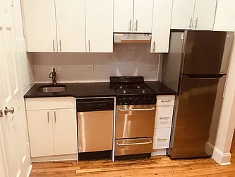 Rented by Metropolis Real Estate of Manhattan