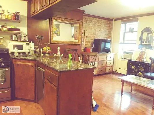 Rented by Metropolitan Property Group | media 10