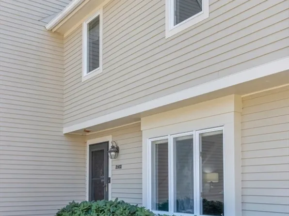 2102 Lewis O Gray Dr, Saugus, MA 01906