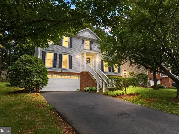 20644 Cutwater Pl, Sterling, VA 20165