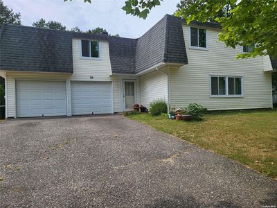 30 South Village Dr, Bellport, NY, 11713