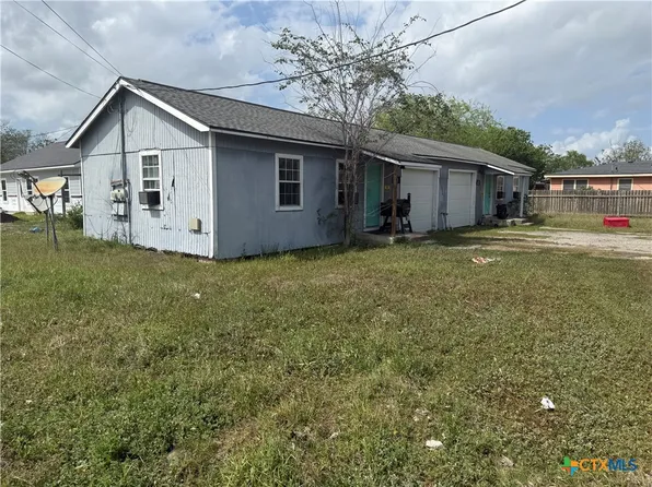 122 Parker St, Port Lavaca, TX 77979