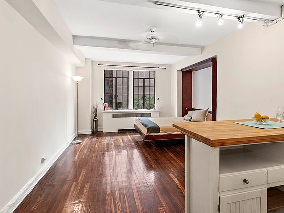 2nd image of 320 E 42nd St APT 304