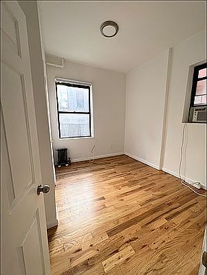 3rd image of 21 W 106th St APT 2B