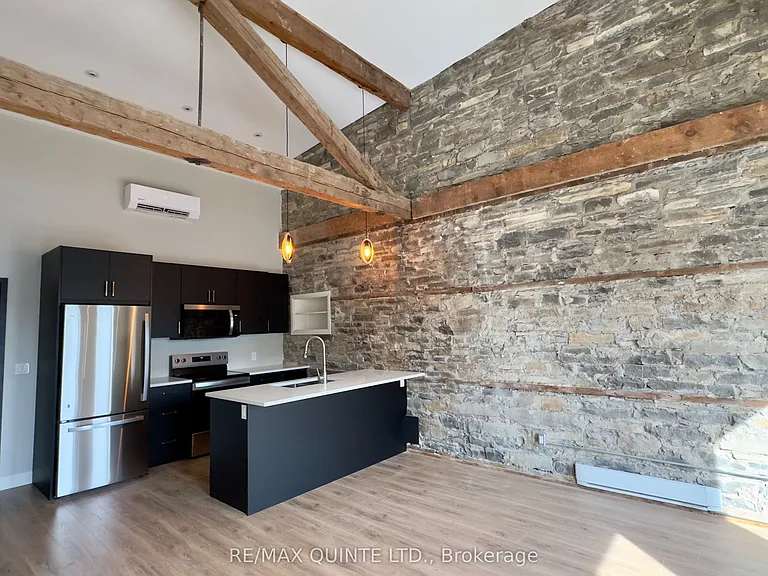 330 Victoria St N #7 — Photo 3