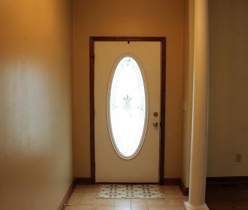 2nd image of 132 Bentwood Ln