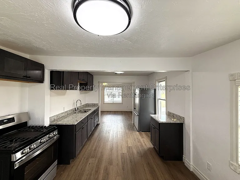 418 S Main Ave — Photo 6