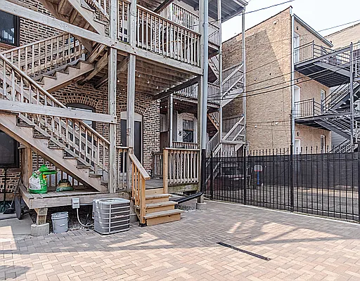 1304 W Ohio St #2F — Photo 11
