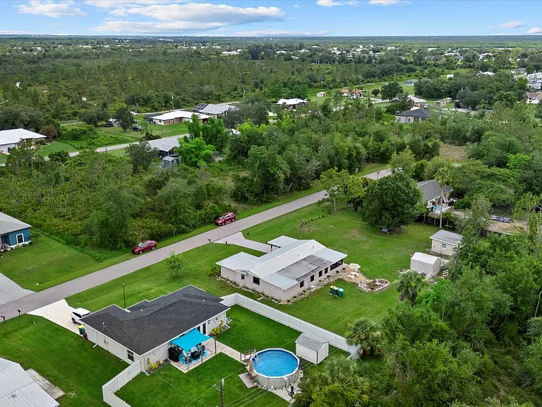 440 Glengary Cir — Photo 32