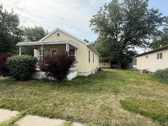 2nd image of 3201 Clairmont St