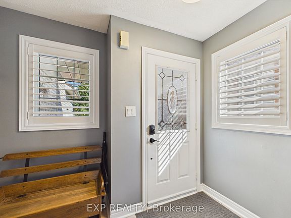 4th image of 23 McKenzie Cres