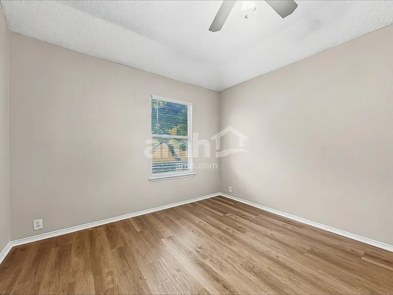 7808 Orland Park Cir — Photo 17