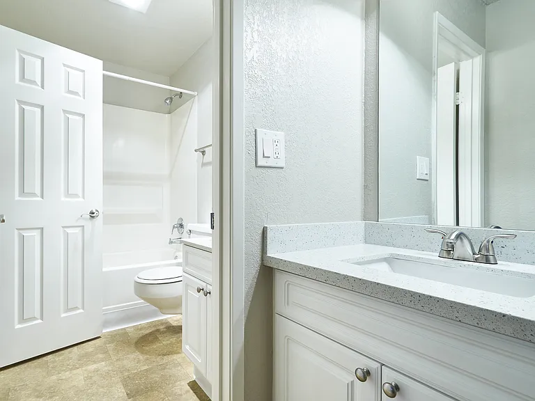 BW 2BD Bath2