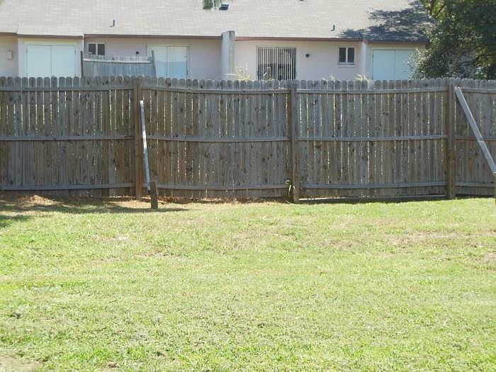 2nd image of 2747 Hunt Club Ln