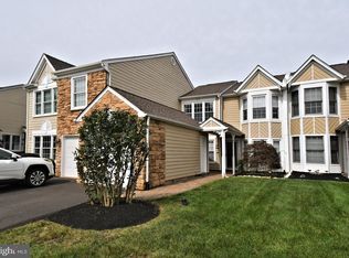 23 Hunters Way, Newtown, PA 18940