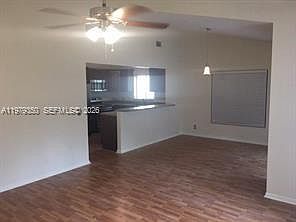 5th image of 806 Maplewood Dr