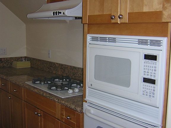 5th image of 126 Fano St Unit B