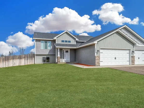 1204 17th Ave SE, Cambridge, MN 55008