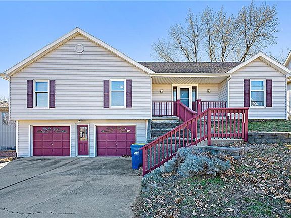 2nd image of 909 Cambridge Cir