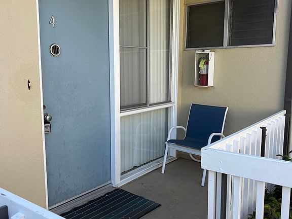 2nd image of 206 Belmont Ave APT 4